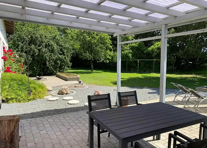 Spacious Country Near Forest And Border Ferienhaus *
