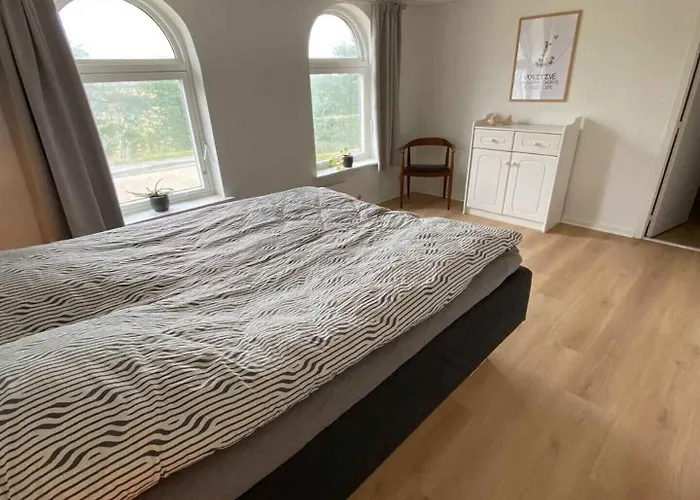 Spacious Country Near Forest And Border