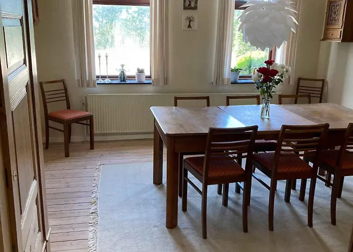 Spacious Country Near Forest And Border Ferienhaus *